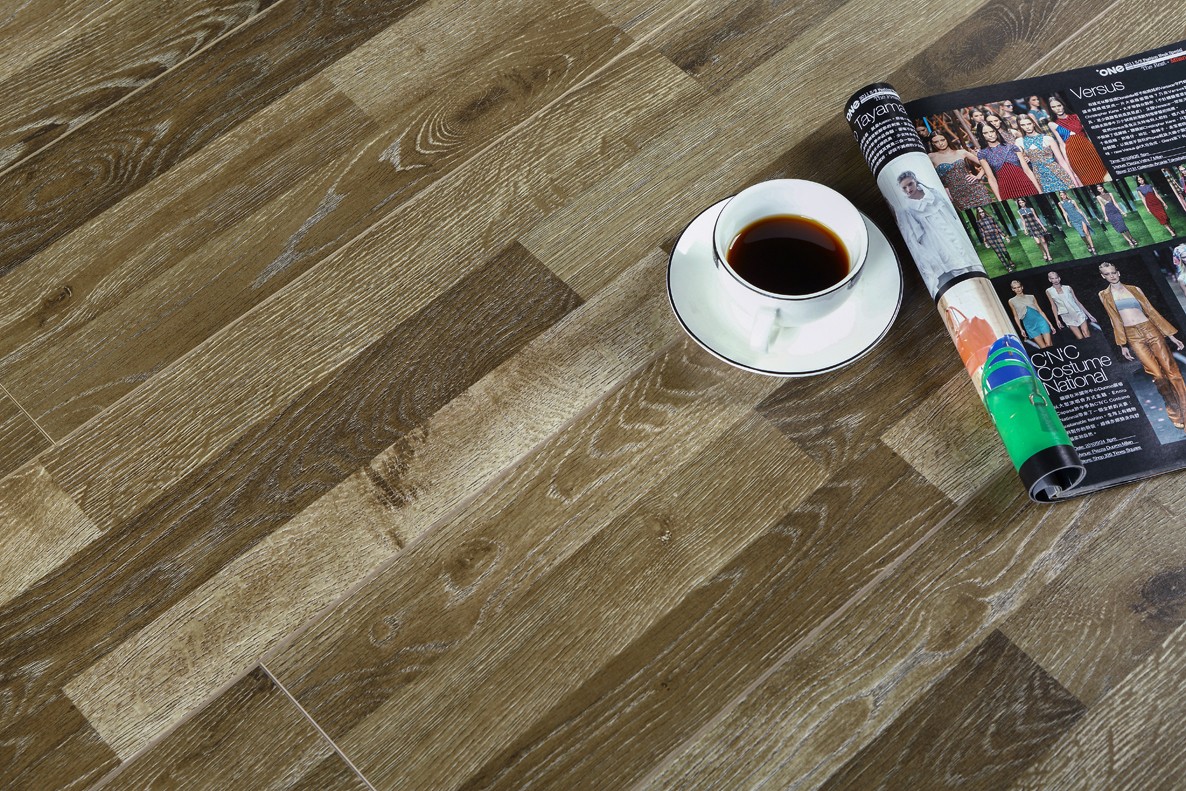 欢迎来到贝亚克.青花瓷地板官网